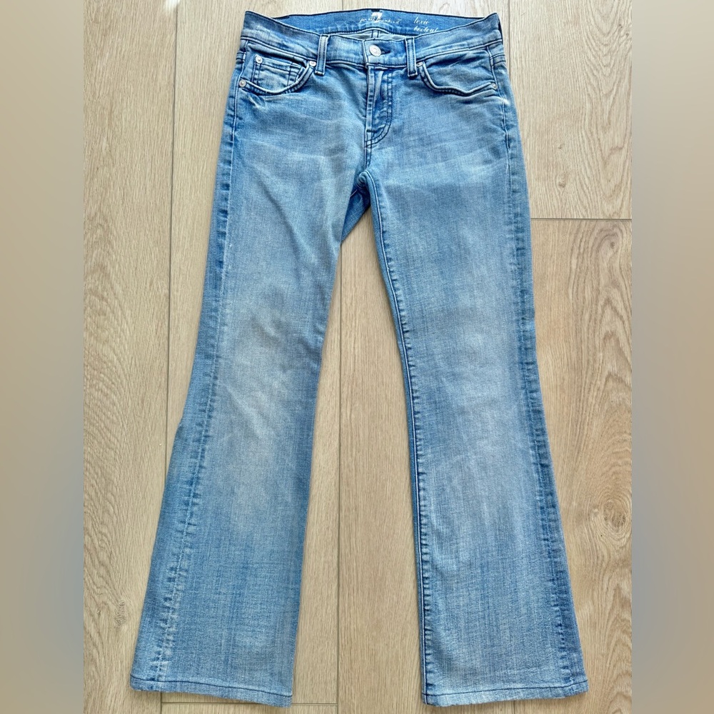 7 For All Mankind Lexie Bootcut Jeans Light Wash Pre-Hemmed Petite Friendly (26)